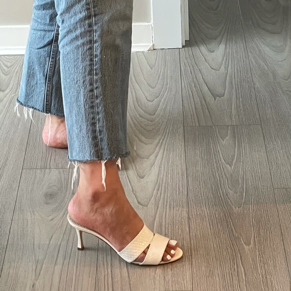 SOLD - Manolo Blahnik lacopo white mule Sandal - Picture 11 of 11